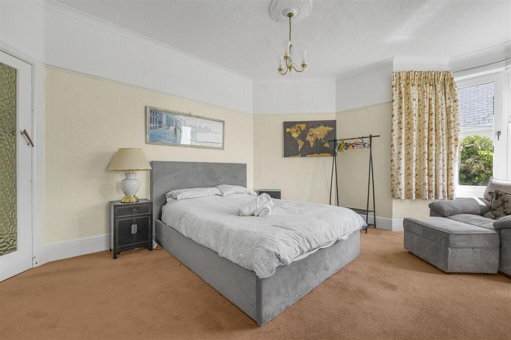 Ogmore-by-Sea Main Bedroom other angle